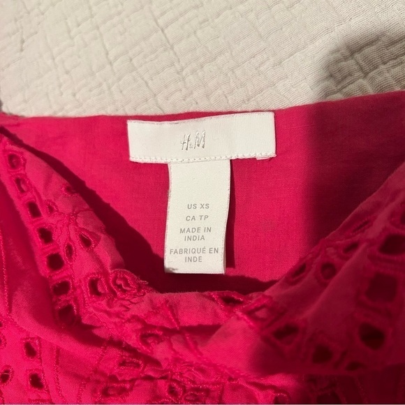 H&M Eyelet Top Size XS - Picture 2 of 14